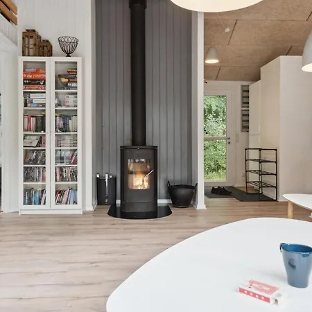 Feriehus Beautiful In With Sauna *